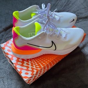 Nike Women’s Renew Run White Pink Running Shoes